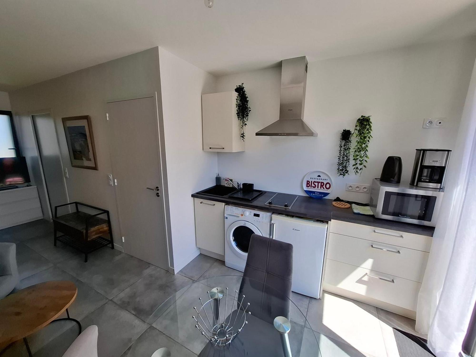 Homestay Fleur De Sel: Cozy With Private Terrace And Bikes Batz-sur-Mer