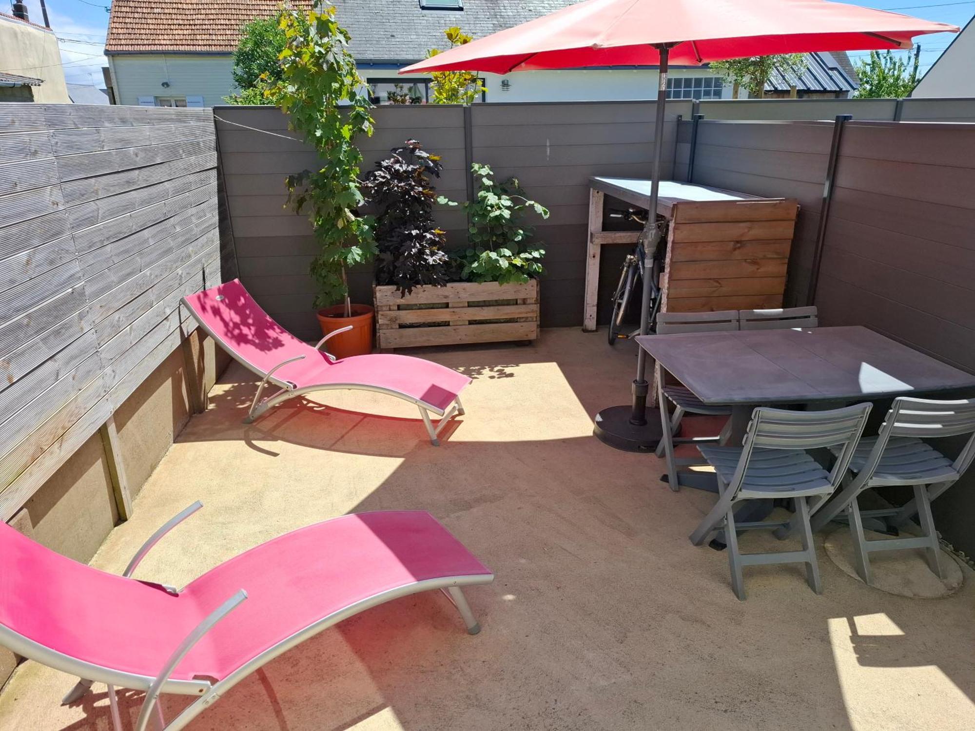 Fleur De Sel: Cozy With Private Terrace And Bikes * Batz-sur-Mer